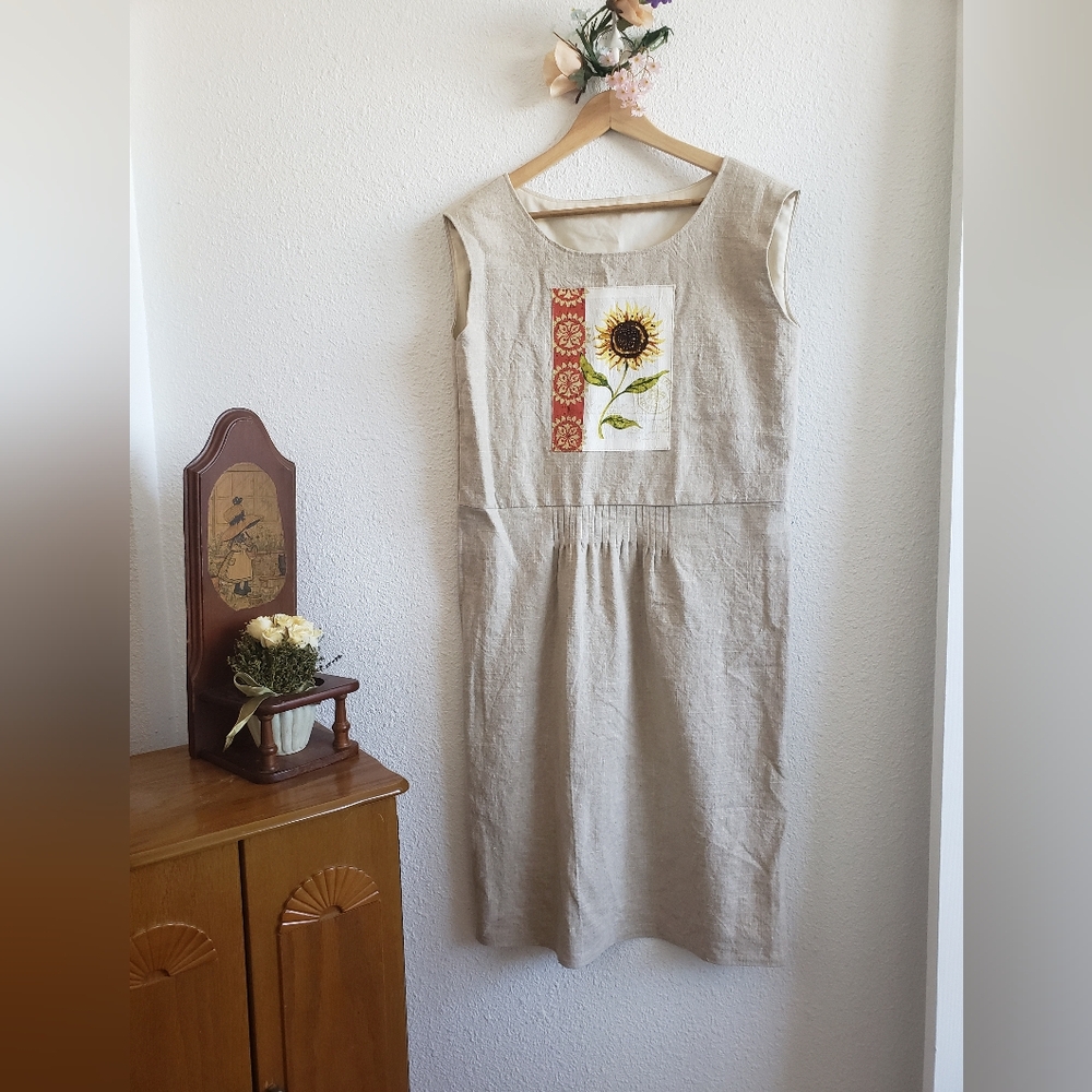 #Handsewn Women Linen Sleeveless Sunflower Application Waisted Dress